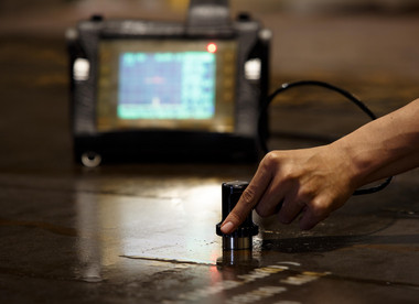 Phased array ultrasonic testing probe